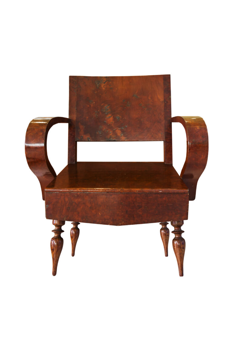 What were the1920s traditional furniture designs and styles